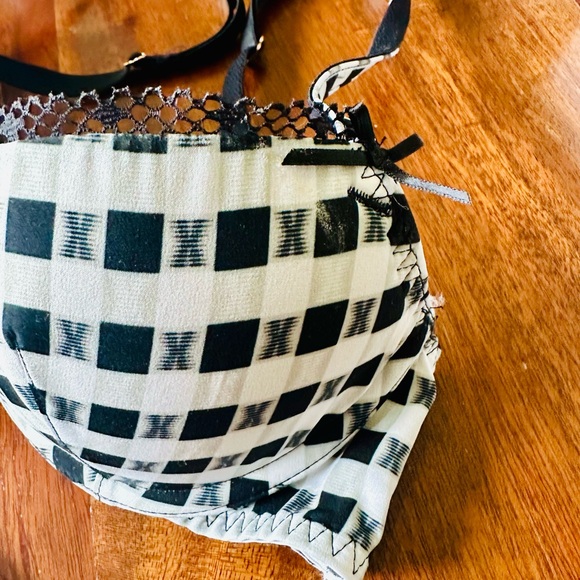 Savage X Fenty Black & White CHECK'D OUT PRINT Plunge Bra & Crotchless Panty Set - Picture 7 of 11